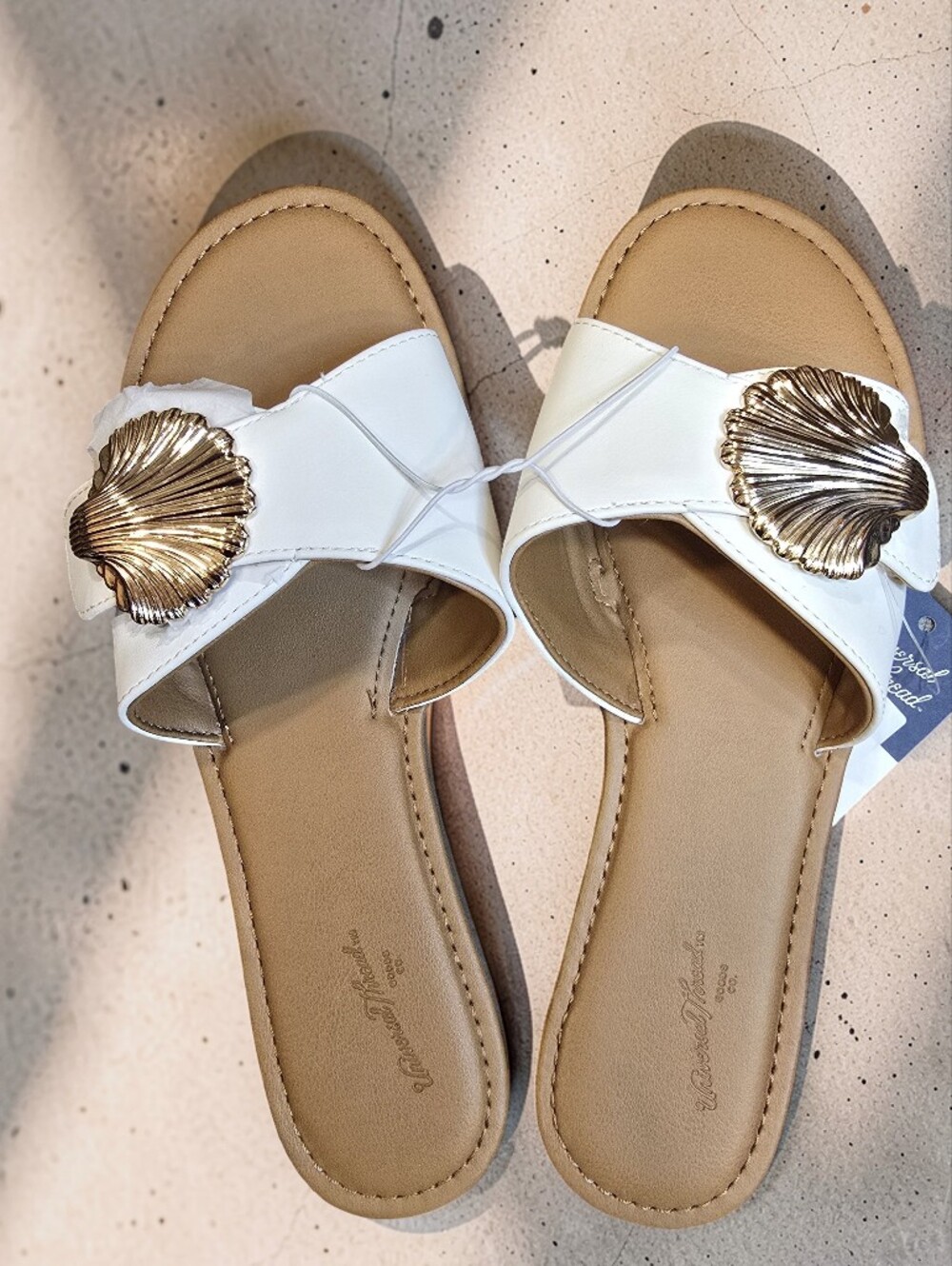 Universal Thread Gold Shell Flat Slip On Sandals NWT 9
